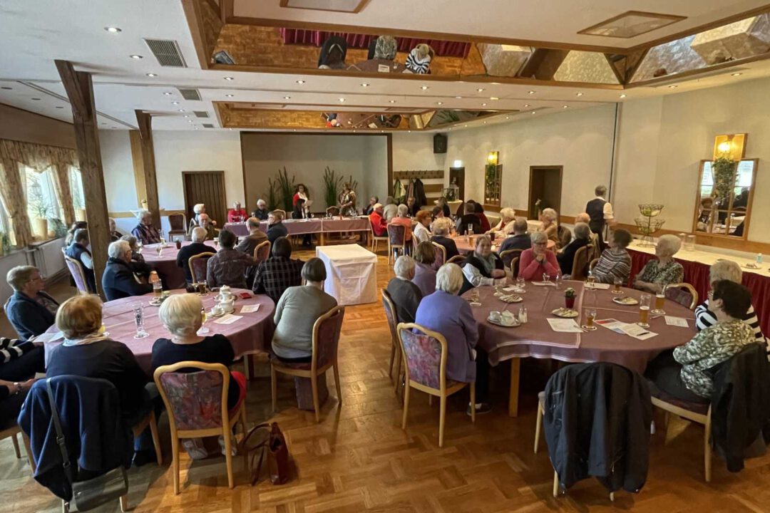 JHV gut besuchter Saal Lönskrug