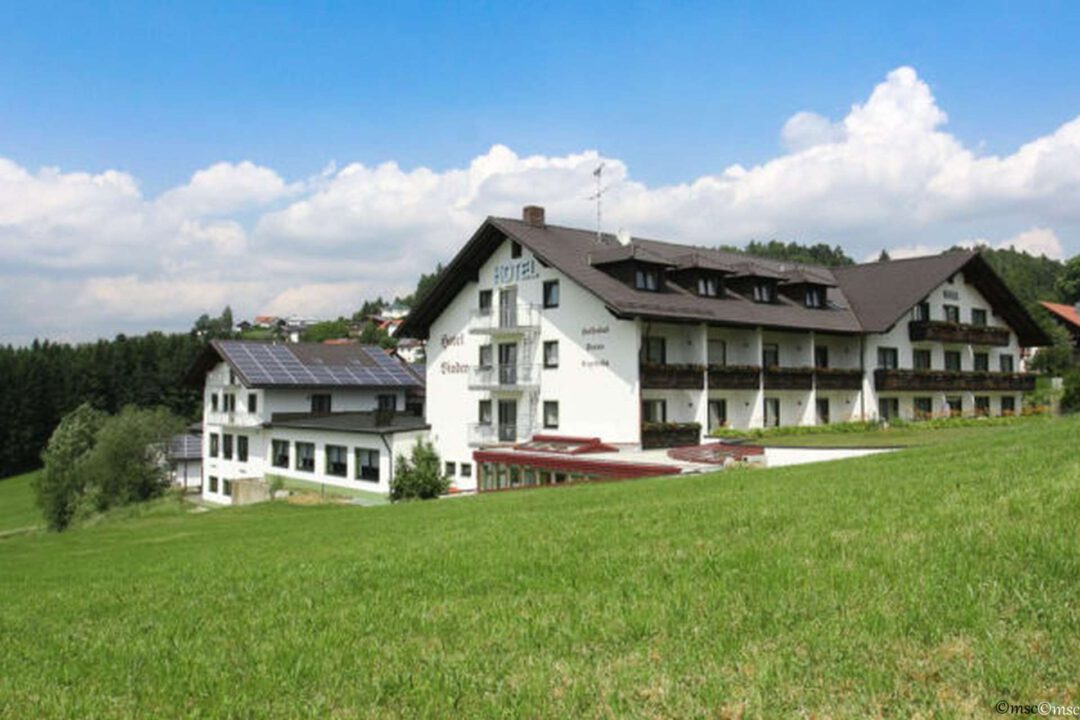 Anreise und Hotel